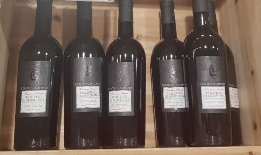 꽁떼 디 깜삐아노 프리미티보 디 만두리아 750ML