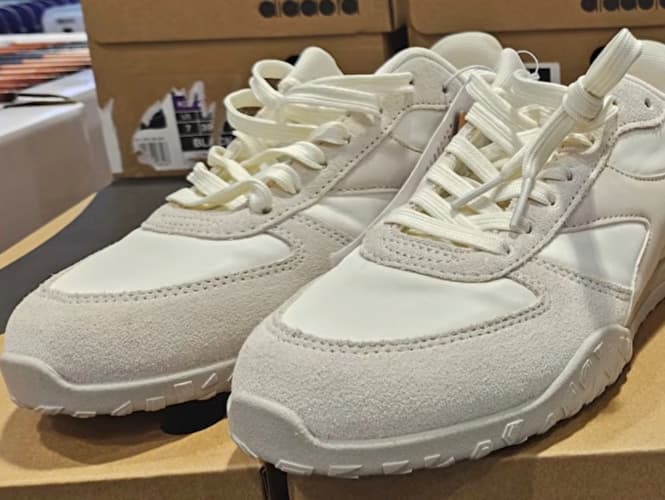DIADORA 여성 스니커즈 230 - 250MM SIZE