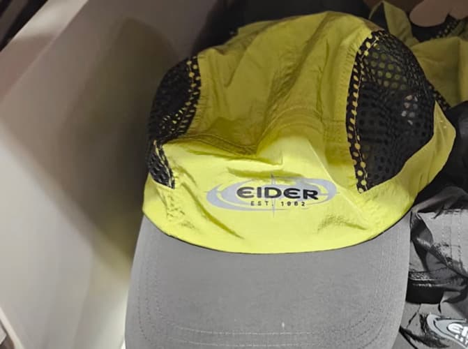 EIDER 경량 러닝 모자 블랙 / 옐로우